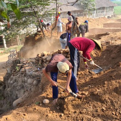 Indonesian heritage trust conservation team use their TAP-INTO grant