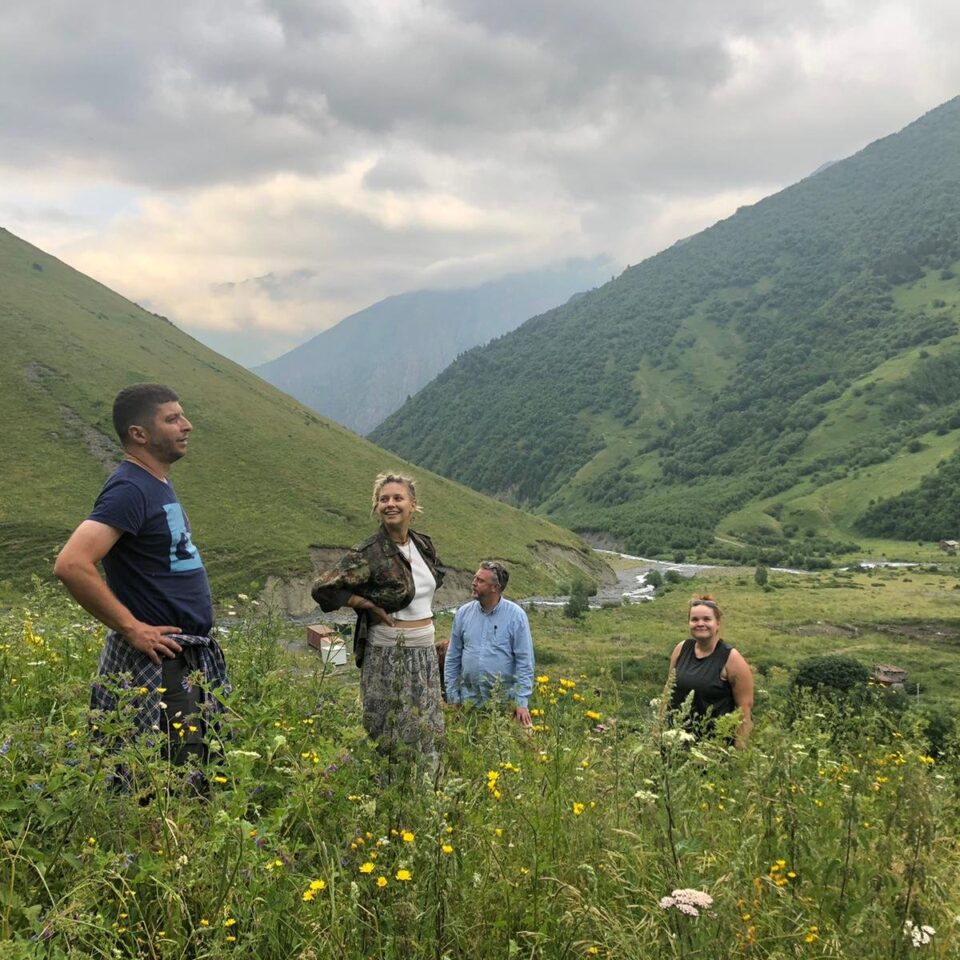 4 volunteers in the Georgian countryside